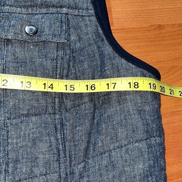 Christopher and Banks women’s denim quilted vest Size Petite Large - Picture 10 of 10